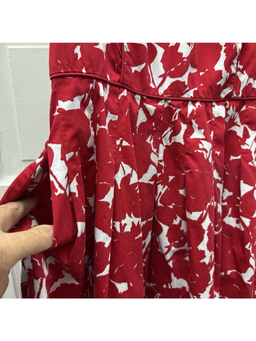 Talbots Petites 4P Red White Floral Fit & Flare Dress Sleeveless Pockets - Picture 5 of 10